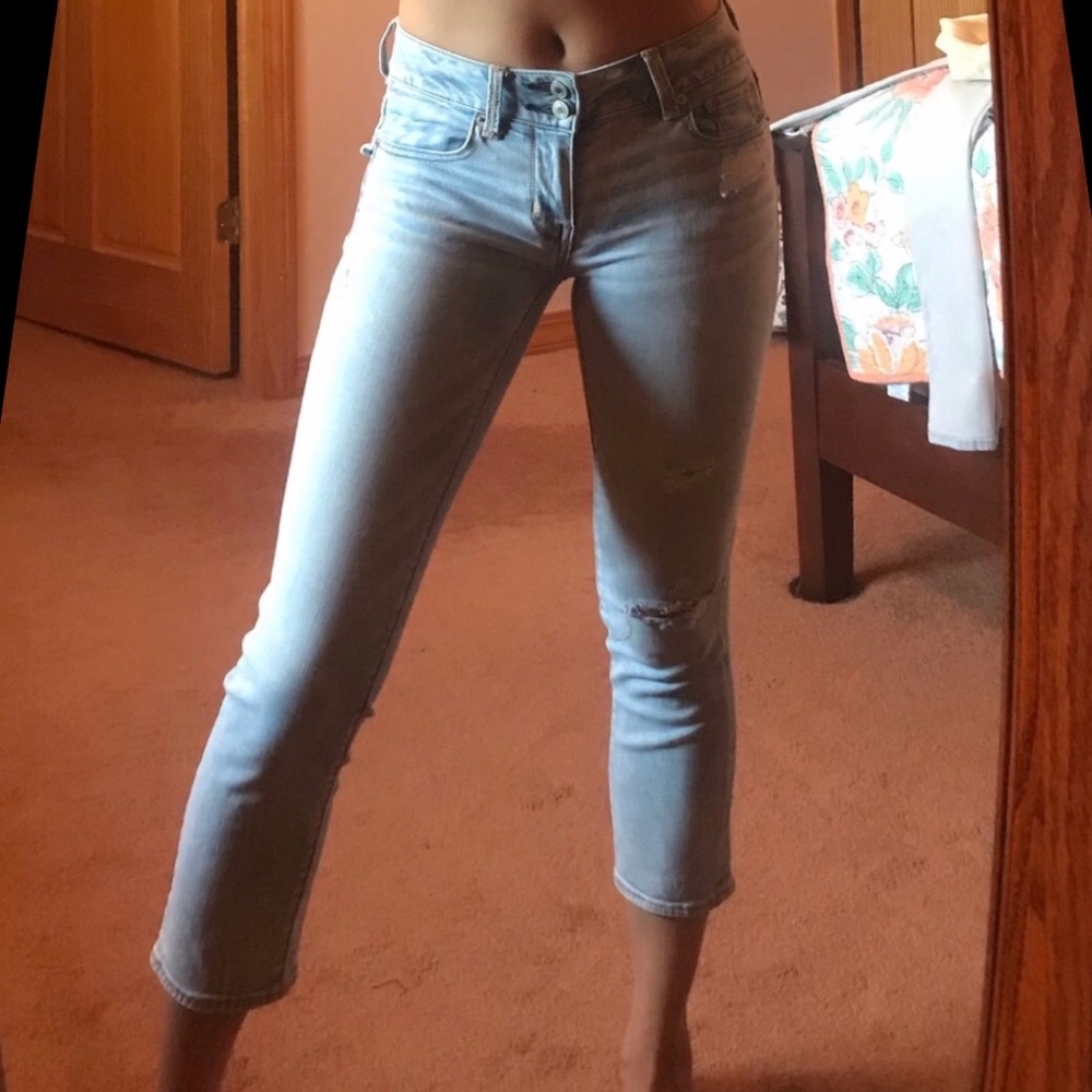 🔥🔥 LIGHT WASH AMERICAN EAGLE CAPRIS